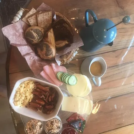 Indbydende Med Dejlig Gardhave *