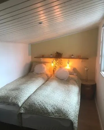 Holiday home Indbydende Med Dejlig Gardhave Randers