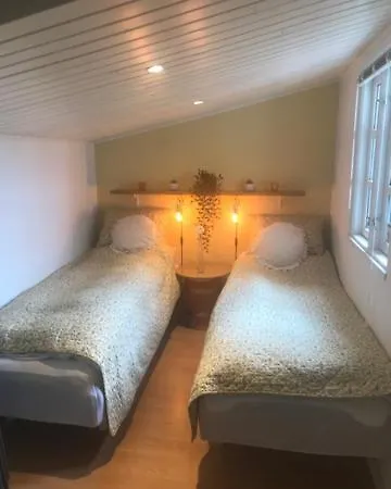 Indbydende Med Dejlig Gardhave Holiday home Randers