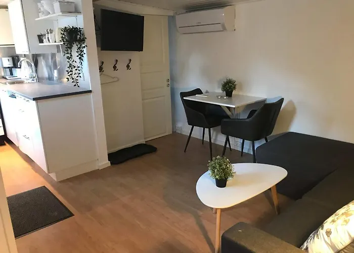 Indbydende Med Dejlig Gardhave