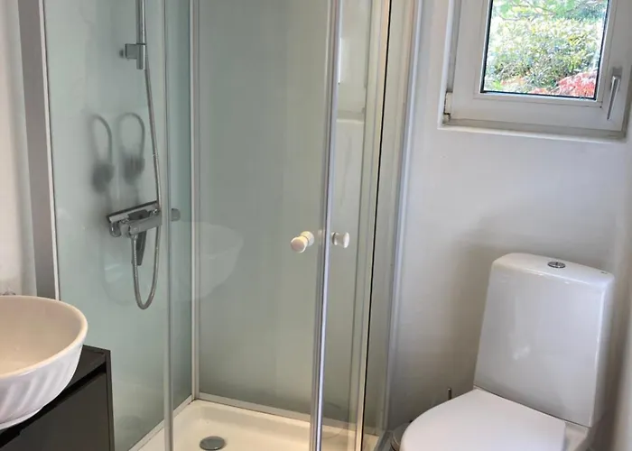 Indbydende Med Dejlig Gardhave